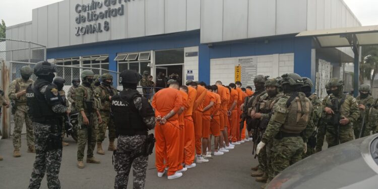13 internos fueron trasladados de la cárcel de Machala a Guayaquil