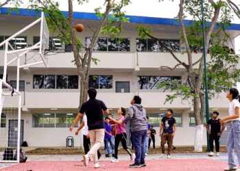 UTMACH fortalece infraestructura académica con 37 nuevas aulas