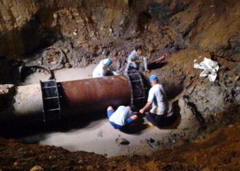 Machala, El Guabo y parroquias de Pasaje se quedan sin agua potable por rotura del acueducto regional