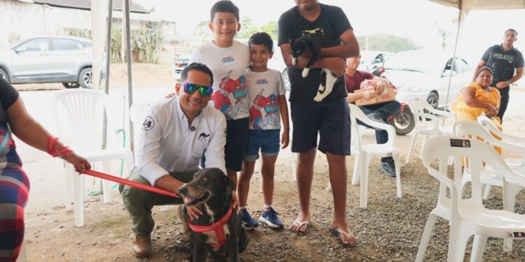 Alcalde Larry Vite impulsa nueva campaña de esterilización en apoyo a rescatistas de animales en Santa Rosa