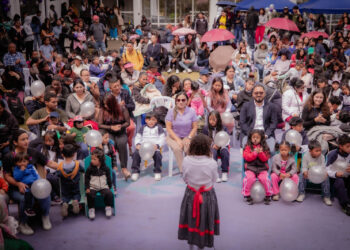 Ministra Zaida Rovira celebra Día de Reyes con comunidad de La Ferroviaria