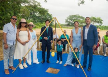 Unidad Educativa “Juana de Dios” coloca la primera piedra de su nuevo campus educativo y deportivo en Machala.