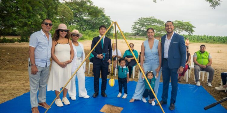 Unidad Educativa “Juana de Dios” coloca la primera piedra de su nuevo campus educativo y deportivo en Machala.