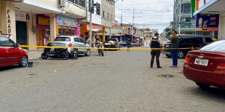 Ataque armado deja un muerto en los exteriores del mercado central