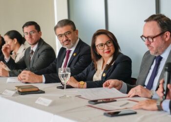 Gobierno de Daniel Noboa fortalece diálogo con sector productivo de Azuay