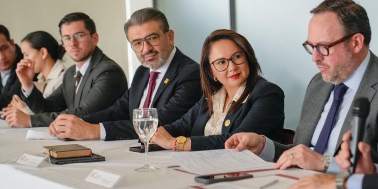Gobierno de Daniel Noboa fortalece diálogo con sector productivo de Azuay