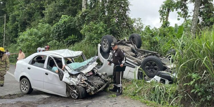 Accidente de tránsito deja dos personas fallecidas