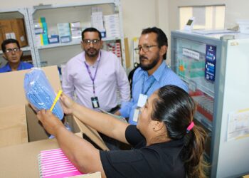 Defensoría del Pueblo verifica existencia de medicamentos en Hospital Teófilo Dávila