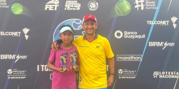 Tenista Angely Rivadeneira inicia la temporada con doble título nacional
