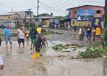 La SNGR reporta que ríos de Machala y El Guabo estan desbordados