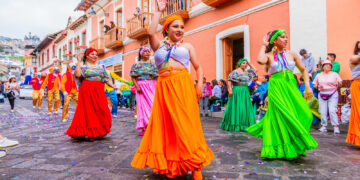 Carnaval Ecuatoriano celebración de identidad y patrimonio cultural