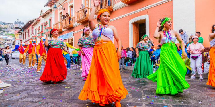 Carnaval Ecuatoriano celebración de identidad y patrimonio cultural