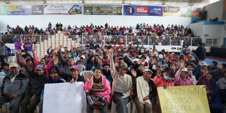 Gobierno entrega asistencia humanitaria a 4 mil afectados por lluvias en Chimborazo