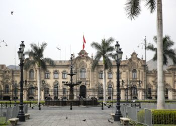 Congreso del Perú elige hoy nuevo presidente interino