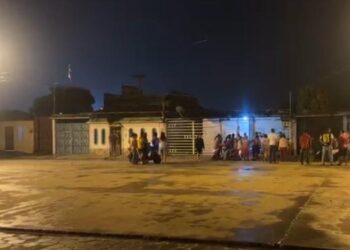 Explosivo detonó en una vivienda y también dejaron panfletos dirigidos a la policía