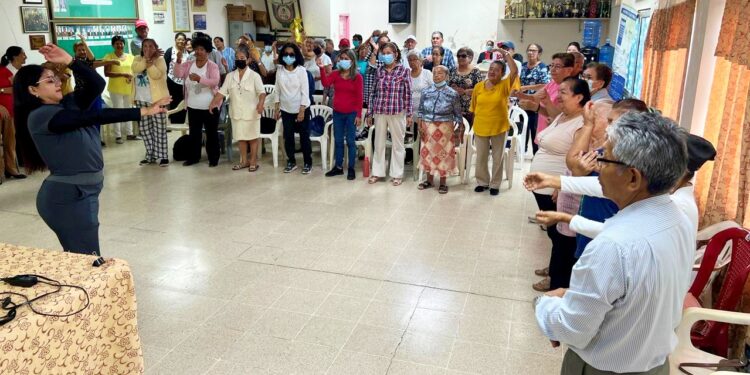 Hospital Teófilo Dávila brinda Charla sobre Sexualidad en el adulto mayor