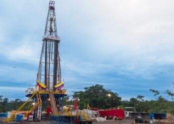 Petroecuador impulsa la producción nacional con siete nuevas torres de perforación