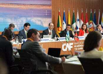 Ecuador recibirá USD 450 millones tras aprobación de CAF para seguridad y gestión de riesgos