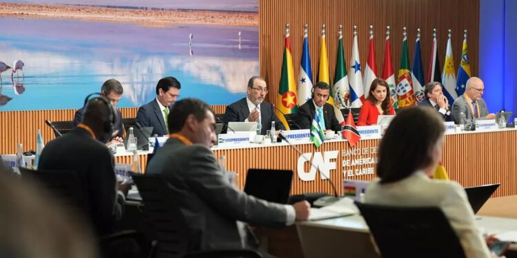 Ecuador recibirá USD 450 millones tras aprobación de CAF para seguridad y gestión de riesgos