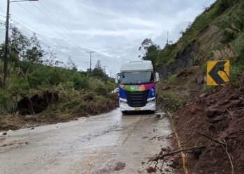 Se suspende la circulación de vehículos pesados por la vía Cuenca – Girón – Pasaje