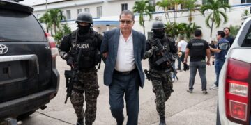 Juez de Garantías Penales de Guayaquil fue detenido por presunto tráfico de influencias