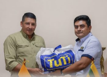 Tiendas Tuti y la Alcaldía de Zaruma entregan kits de alimentos a familias damnificadas