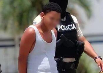 Menor de 13 años, que se reía de la Policía al ser aislado, es buscado por otro asesinato
