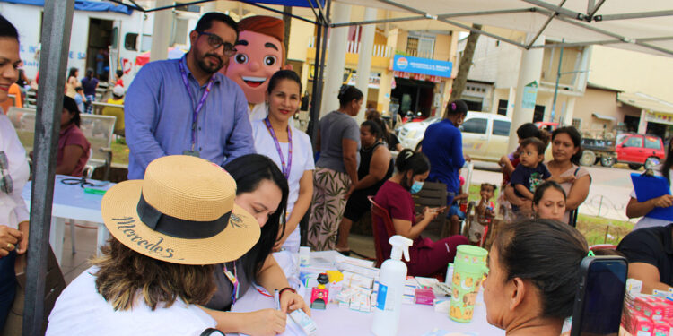 Hospital General Teófilo Dávila acerca servicios de salud a la comunidad en brigada social