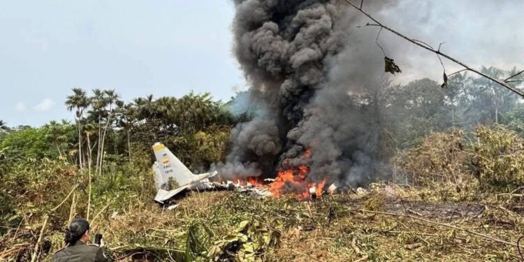 8 muertos y 83 heridos en tragedia aérea que enluta a las fuerzas militares de Colombia