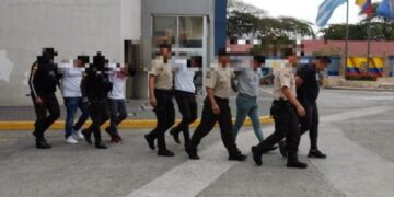 Ocho agentes de la Dinased fueron retenidos por robo durante el toque de queda