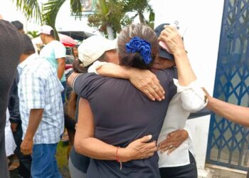 Se confirmó que El Salvador rescató con vida a los 16 pescadores mantenses
