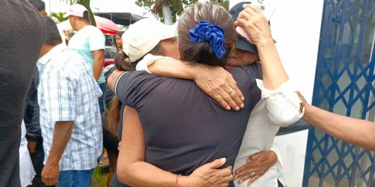 Se confirmó que El Salvador rescató con vida a los 16 pescadores mantenses