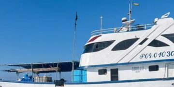 Guardacostas de El Salvador localiza a 22 pescadores ecuatorianos en altamar