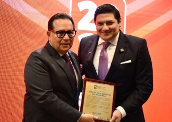 Hugo Quevedo Madero participó en la posesión del nuevo Consejo Directivo de la Cámara de Comercio de Machala.
