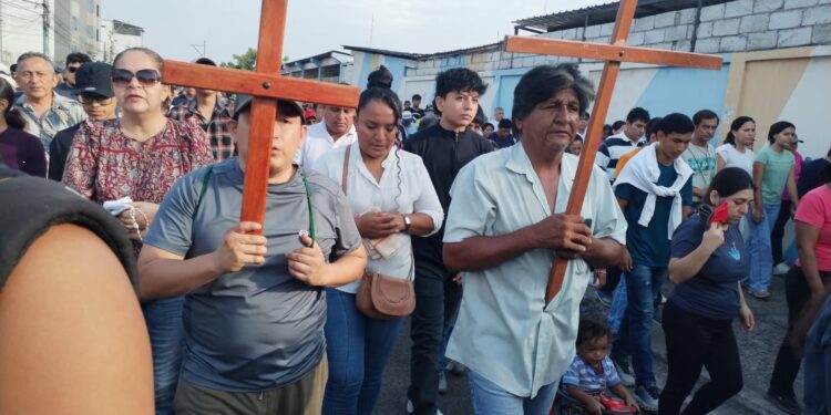 Fieles de Machala participan en una intensa agenda litúrgica por Semana Santa