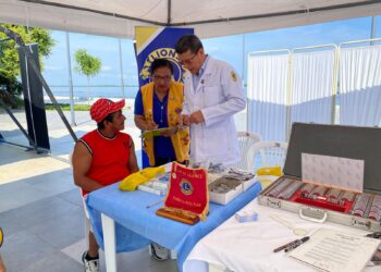 Brigada médica gratuita beneficia a familias de Puerto Bolívar