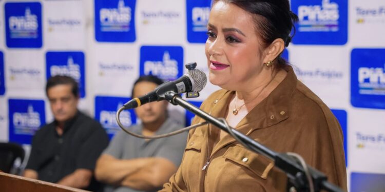 Teresa Feijóo impulsa el deporte en Tarapal con nueva infraestructura