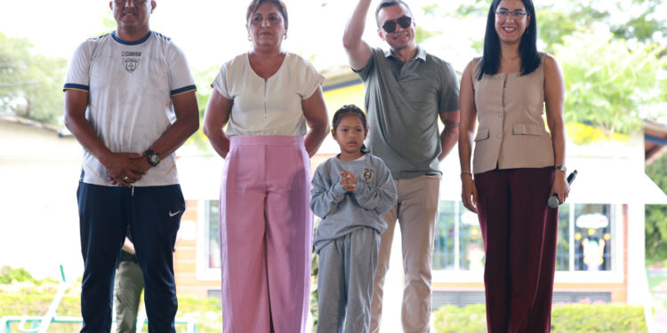 Gobierno reafirma compromiso con educación: 16 mil docentes contratados, 2 mil nombramientos definitivos y mejores condiciones laborales