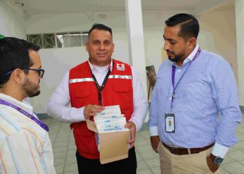 ​Cruz Roja de El Oro entrega importante donación de 320 mil jeringuillas al Hospital Teófilo Dávila