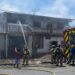 Adulta mayor es rescatada de incendio en vivienda tras explosión de cilindro de gas
