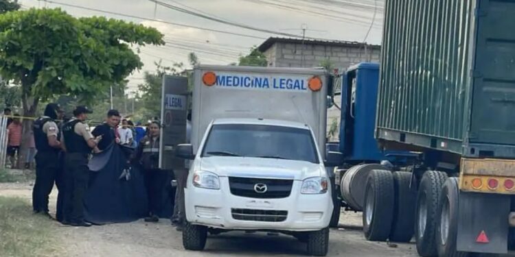 Asesinan a chofer de tráiler cuando se preparaba para iniciar su jornada laboral