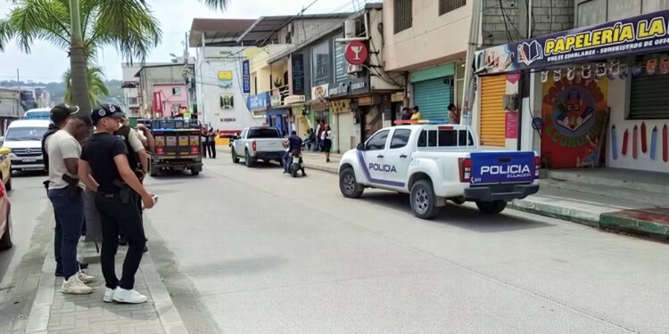 Asesinan a dueño de hostal en zona comercial de Esmeraldas