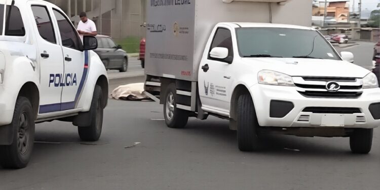 Presunto delincuente fallece tras ser linchado en Guayaquil