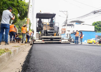 La regeneración urbana llega a Urseza 2: Inician trabajos de fundición de bordillos