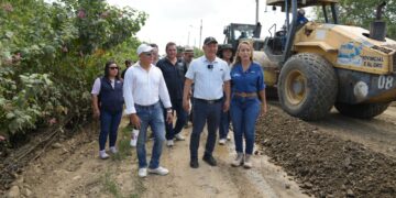 Prefectura de El Oro rehabilita 11 kilómetros de vía para impulsar el desarrollo rural