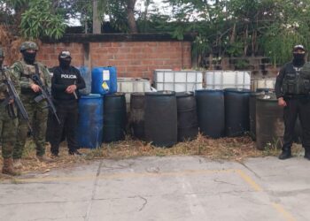 Militares decomisan combustible en operativo fronterizo