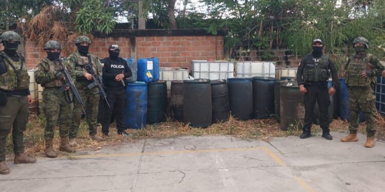 Militares decomisan combustible en operativo fronterizo