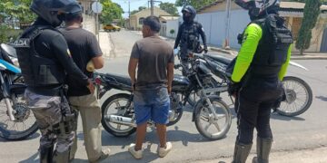 Prohibición de dos personas en moto rige las 24 horas en Machala