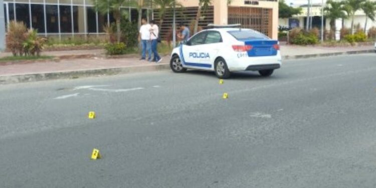 Ataque armado contra edificio judicial causa pánico en Santa Elena