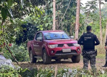 Investigan hallazgo de tres personas fallecidas dentro de camioneta en zona minera de Zaruma